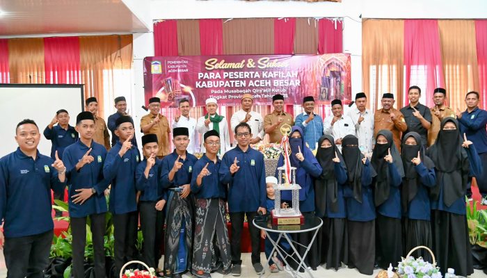 Syech Muharram Lepas Kafilah Aceh Besar ke Ajang MQK Aceh 2025