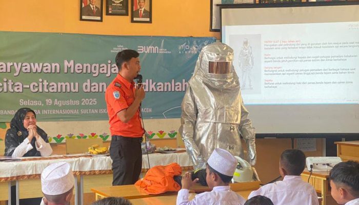 Angkasa Pura Indonesia Ajak Siswa SDN Bueng Cala Pahami Keselamatan Penerbangan