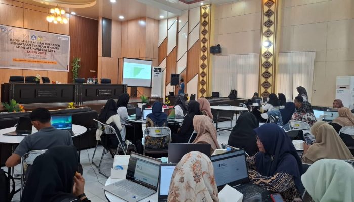 Disdikbud Aceh Besar Latih Operator Pendataan Sekolah