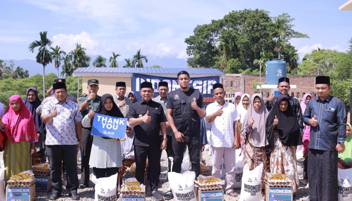 Bupati Aceh Besar Hadiri Penyerahan Bantuan Sembako Warga Inggris