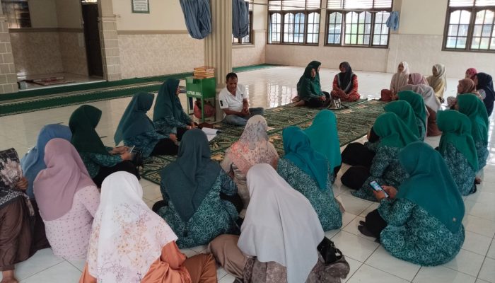 DLH Aceh Besar Gelar Sosialisasi Pengelolaan Sampah di Miruek Lamreudeup