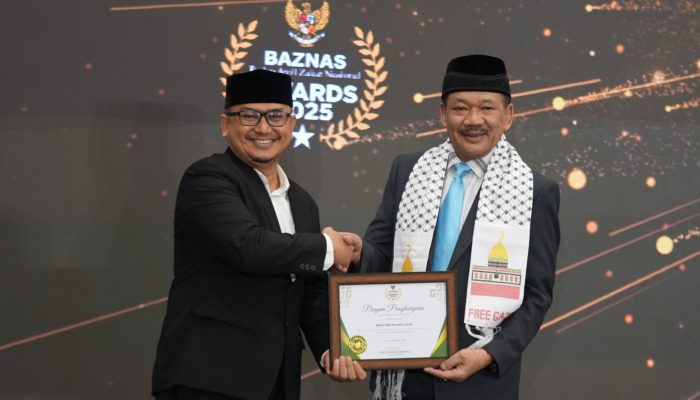 Gubernur Aceh dan Baitul Mal Aceh Raih Tiga Penghargaan pada BAZNAS 2025