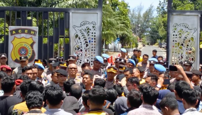 Kapolda Aceh Temui Pendemo: Apresiasi Mahasiswa Sampaikan Aspirasi Secara Tertib