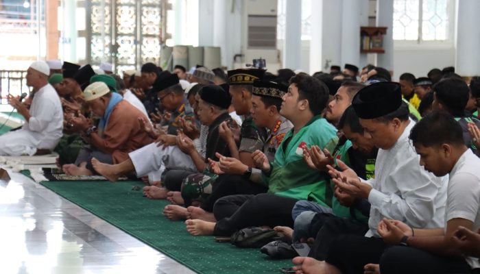 Kebersamaan Polri dan Ojol: Shalat Ghaib, Penggalangan Dana, Hingga Konvoi di Banda Aceh