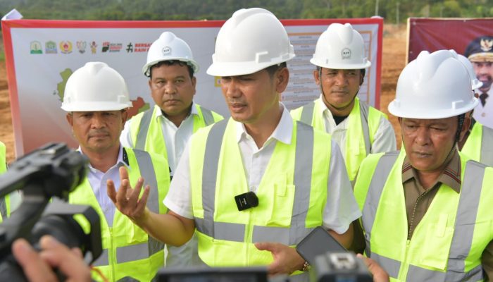 Gubernur Aceh Resmikan Peletakan Batu Pertama Pembangunan Stadion Aceh Jaya Salem
