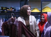 Kak Ana Apresiasi Produk Kerajinan Dekranasda Aceh Timur