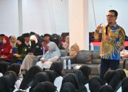 Wakil Ketua DPRK Banda Aceh Motivasi Mahasiswa Baru di PKKMB FKIP Universitas Serambi Mekkah