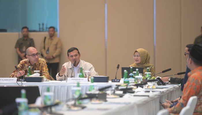 Wakil Gubernur Hadiri Rapat Bersama Komisi VI DPR RI di Banda Aceh