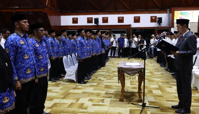 Sekda Lantik 290 Pejabat Eselon III dan IV di Lingkungan Pemerintah Aceh