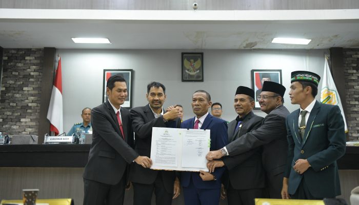 Gubernur dan DPRA Sahkan APBA Perubahan 2025