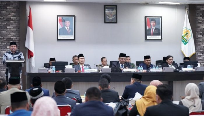 DPRA Gelar Rapat Paripurna Penyampaian Nota Keuangan Perubahan APBA 2025