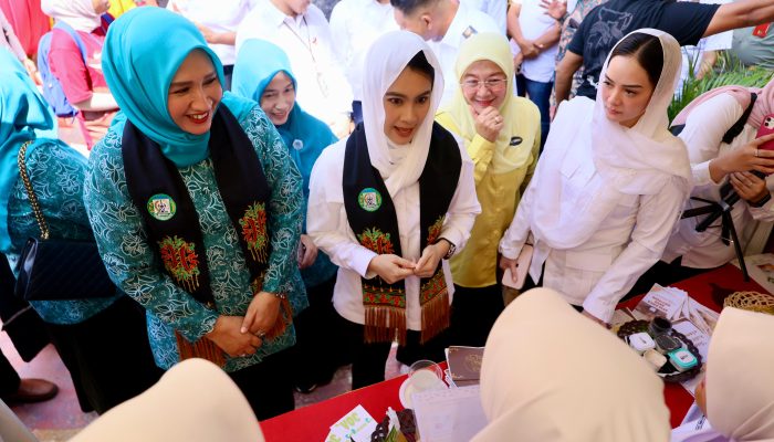 Kak Na Mualem Dampingi Wamen Isyana dalam Peresmian SMA 10 Fajar Harapan Jadi SMA Unggul Garuda Transformasi