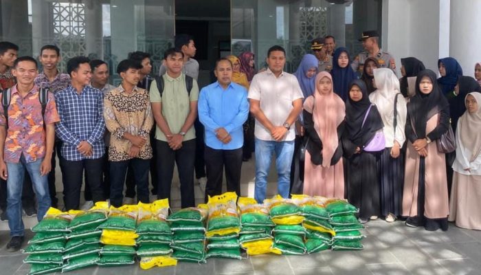 Polda Aceh Salurkan Bantuan Beras untuk Mahasiswa UIN Ar-Raniry