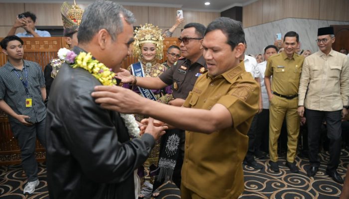 Wakil Gubernur Fadhlullah Sambut Kedatangan Ketua MPR RI Ahmad Muzani di Banda Aceh