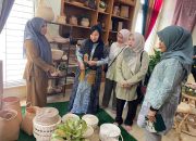 Ibu Dansesko TNI Kunjungi Dekranasda Aceh Besar