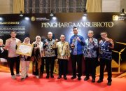Kelola Limbah Kelapa di Pesisir, Kolaborasi PT Solusi Bangun Andalas dan Basagemil Raih Subroto Award 2025