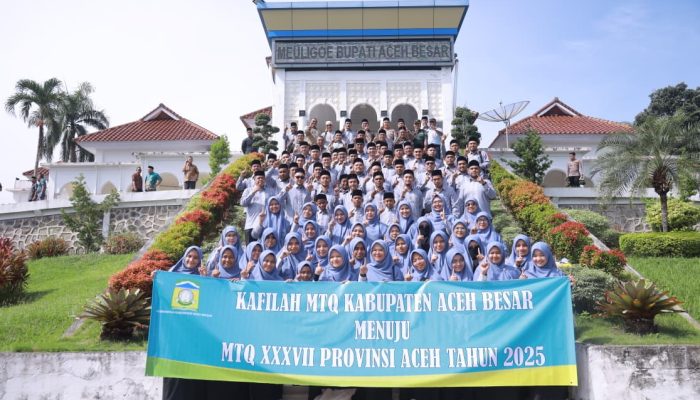 Bupati Syech Muharram Lepas Kafilah MTQ Aceh Besar ke Pidie Jaya