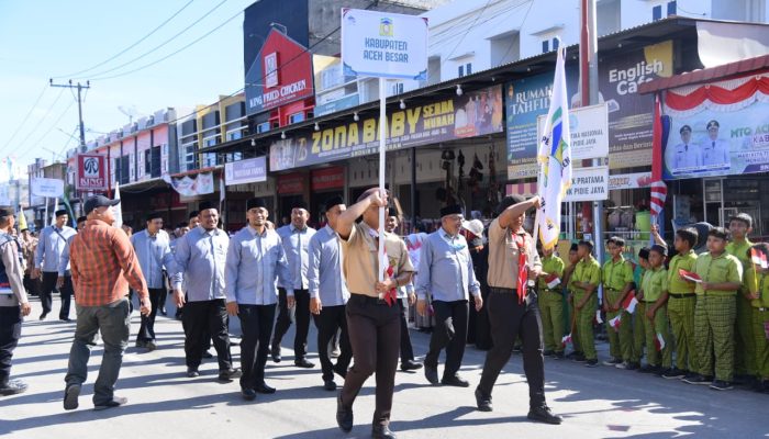 Kafilah Aceh Besar Meriahkan Pawai Ta’aruf MTQ XXXVII di Pidie Jaya