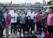 Mualem Panen Lobster di Keramba Nelayan Ulee Lheue