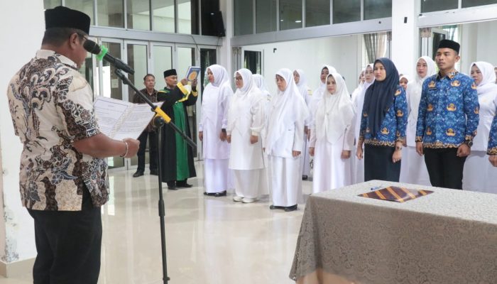 Lantik 42 Pejabat Fungsional, Sekda Aceh Besar Tekankan Pentingnya Kedisiplinan dan Komunikasi yang Baik