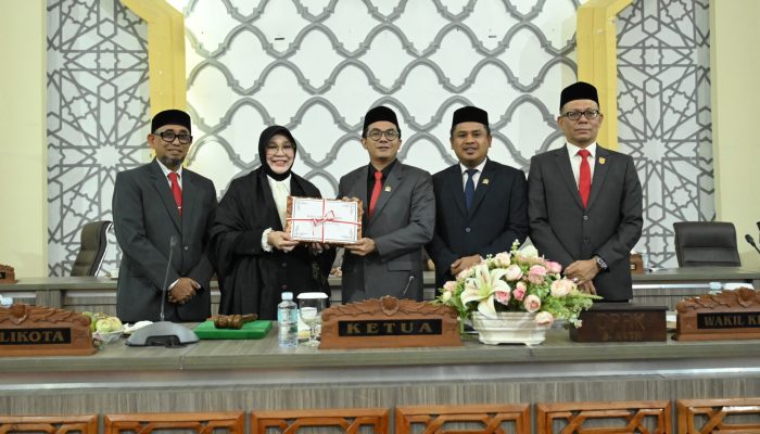 DPRK Banda Aceh Terima Dokumen Raqan APBK 2026 dari Eksekutif