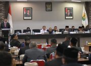 Sekda Aceh Sampaikan Nota Keuangan APBA 2026 di Paripurna DPRA