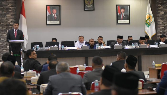 Sekda Aceh Sampaikan Nota Keuangan APBA 2026 di Paripurna DPRA
