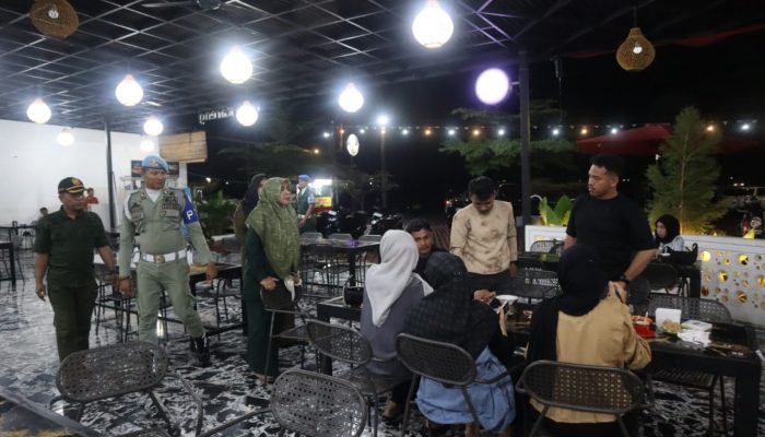 Satpol PP dan WH Aceh Besar Gelar Patroli Malam di Warung Kopi