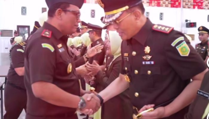 Kajati Aceh Lantik Wakajati, Lima Asisten, 15 Kajari dan Lima Koordinator Baru