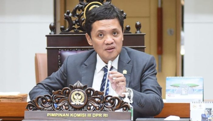Ketua Komisi III DPR RI Tegaskan Polri tetap Berada Langsung di Bawah Presiden