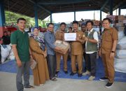 Diterima Wabup, Disdikbud Aceh Besar Serahkan Donasi Rp 158 Juta untuk Korban Banjir dan Longsor Aceh