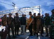Gubernur Aceh Kunjungi Korban Bencana Banjir di Aceh Singkil