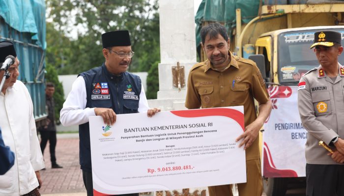 Gubernur Mualem Terima Bantuan Logistik Kemensos Rp9 Miliar untuk Penanganan Banjir dan Longsor