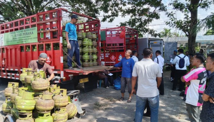 Kecamatan Darul Imarah Distribusi Gas Subsidi 3 Kg ke 32 Gampong