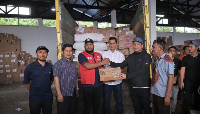 Pastikan Stok Logistik Aman, Sekda Aceh Tinjau Posko Pelabuhan Krueng Geukueh