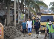 Pemerintah Aceh Kerahkan Lima Alat Berat Bersihkan Sekolah di Tamiang
