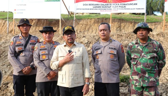 Kepala Staf Kepresidenan RI Mengapresiasi Polri atas Pembangunan Huntap di Aceh Tamiang