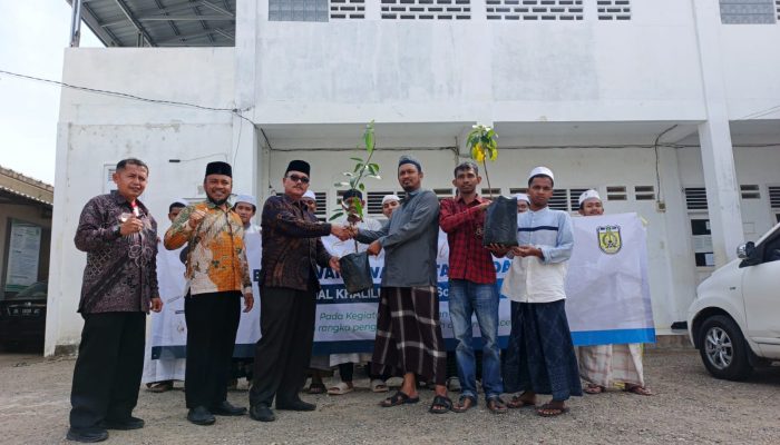Disdik Dayah Banda Aceh Kembali Tanam Pohon di Lingkungan Dayah