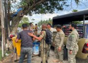 Satpol PP dan WH Aceh Besar Tertibkan PKL di Kawasan Jembatan Lambaro