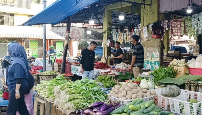 Harga Kebutuhan Pokok di Pasar Peunayong Stabil, Stok Aman