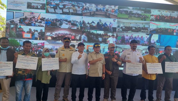 Wagub Aceh Dampingi Mendagri Serahkan Bantuan Perbaikan Rumah Rusak Bencana di Aceh Tamiang