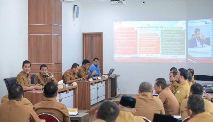Sekda Aceh Pimpin Rapim Percepatan APBA 2026, Lanjut Sambut Menekraf di Bandara SIM