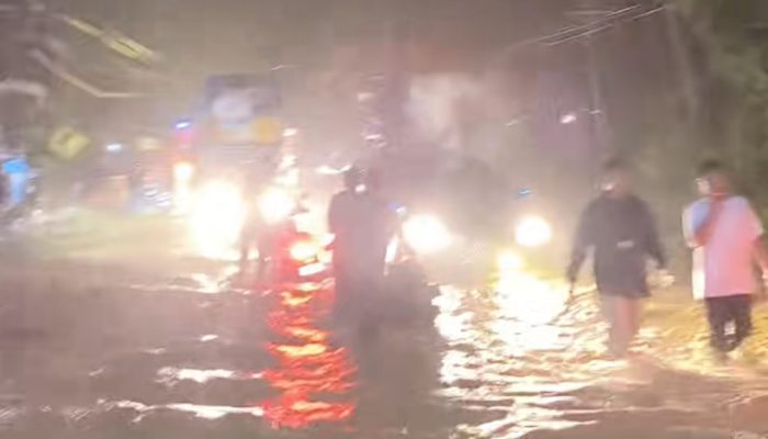 Banjir Genangan Rendam Gampong Mutiara Sawang, Lalu Lintas Sempat Terganggu