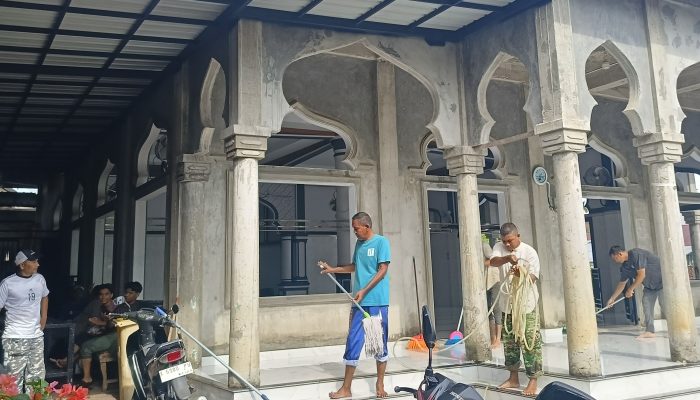 Warga Lam Ara Engkit Gotong Royong Sambut Ramadan 1447 H