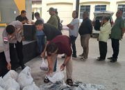 Polda Aceh Serahkan Ribuan Paket Daging Meugang untuk Personel dan Awak Media