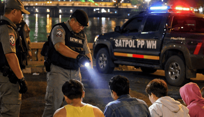 Satpol PP/WH Banda Aceh Amankan Empat Pria dalam Patroli Dini Hari di Taman Krueng Aceh
