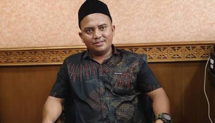 Kritik yang Berisik, Kepentingan yang Tersembunyi