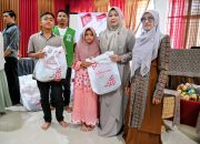 Ketua TP PKK Aceh Besar Apresiasi Kepedulian iHH Bagikan 210 Paket Baju Lebaran untuk Anak Yatim