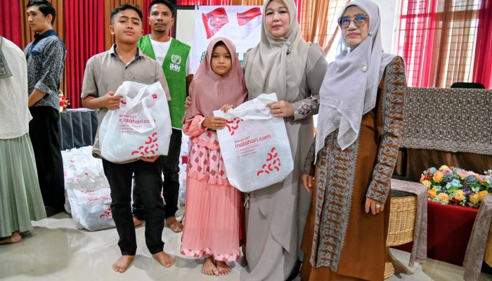 Ketua TP PKK Aceh Besar Apresiasi Kepedulian iHH Bagikan 210 Paket Baju Lebaran untuk Anak Yatim