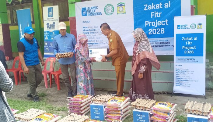 Pemkab Aceh Besar dan Islamic Relief Salurkan 250 Paket Makanan Ramadan untuk Warga Seulimeum